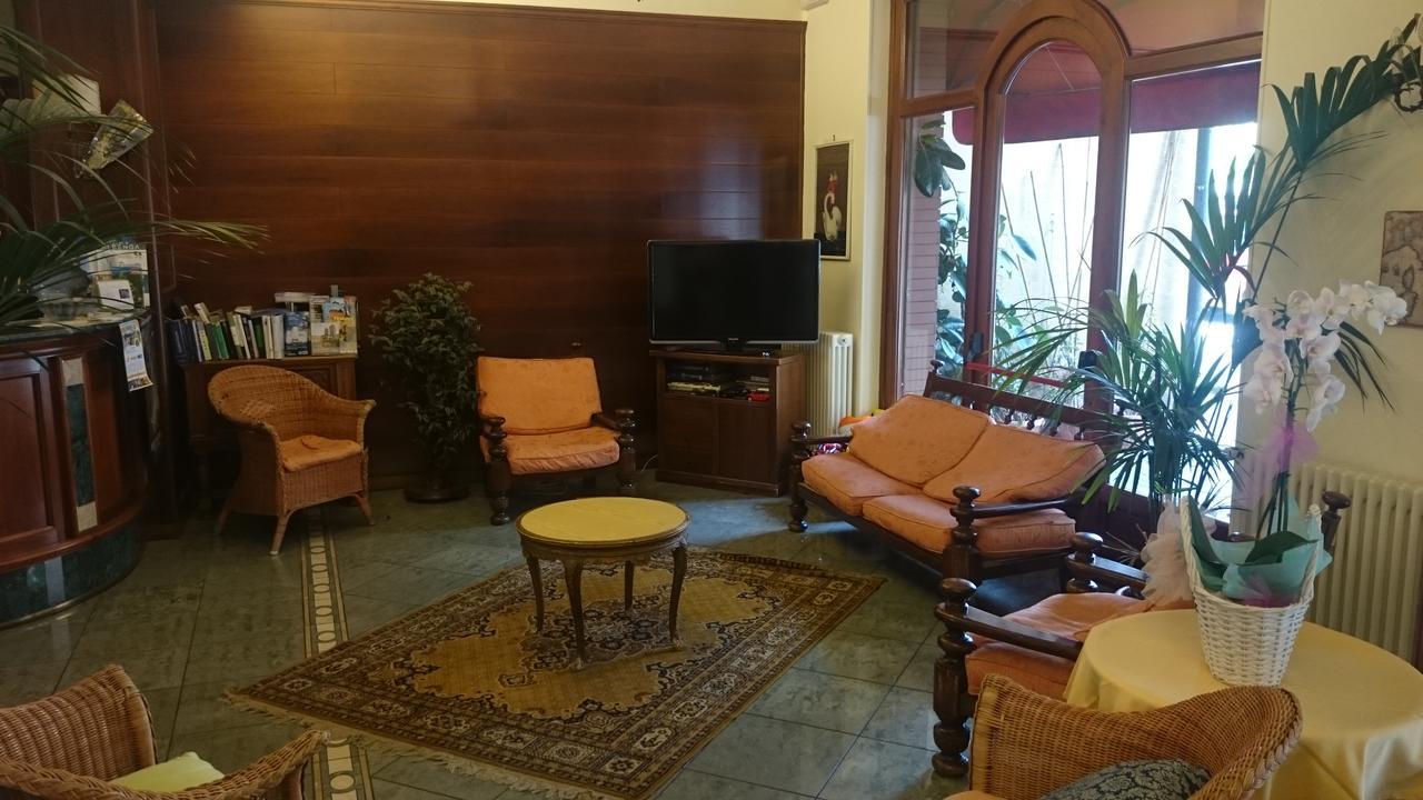 Hotel Pescetto Albenga Bagian luar foto