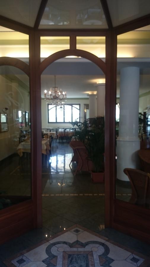 Hotel Pescetto Albenga Bagian luar foto