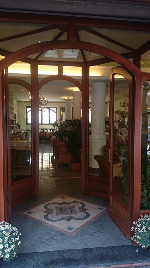 Hotel Pescetto Albenga Bagian luar foto