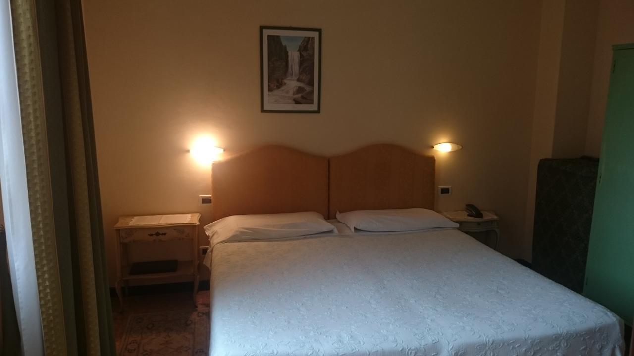 Hotel Pescetto Albenga Bagian luar foto