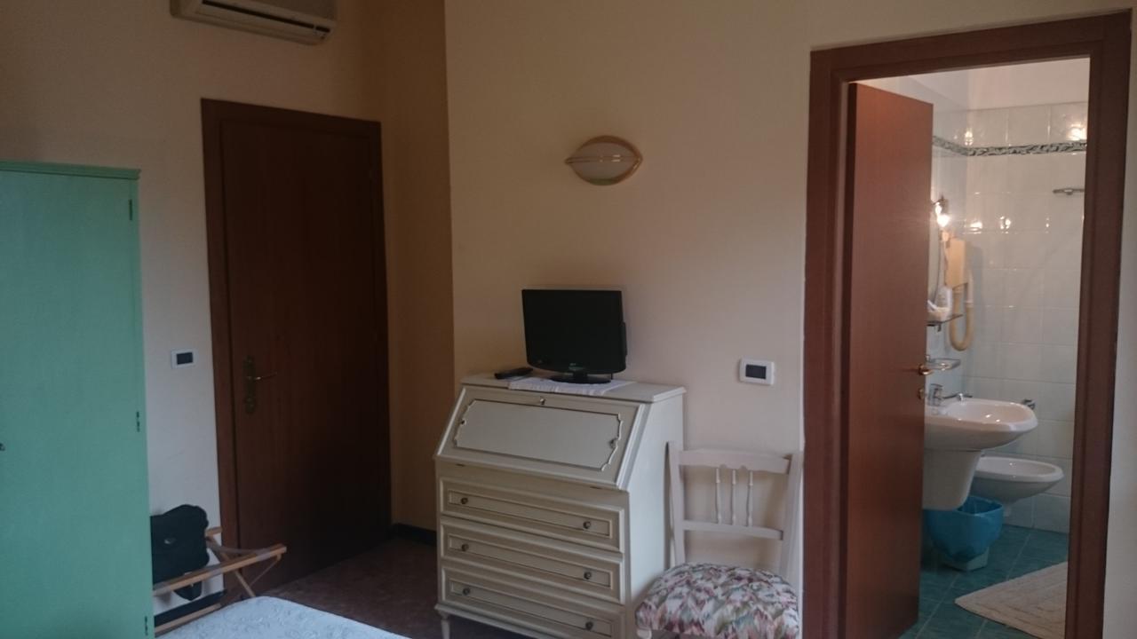 Hotel Pescetto Albenga Bagian luar foto