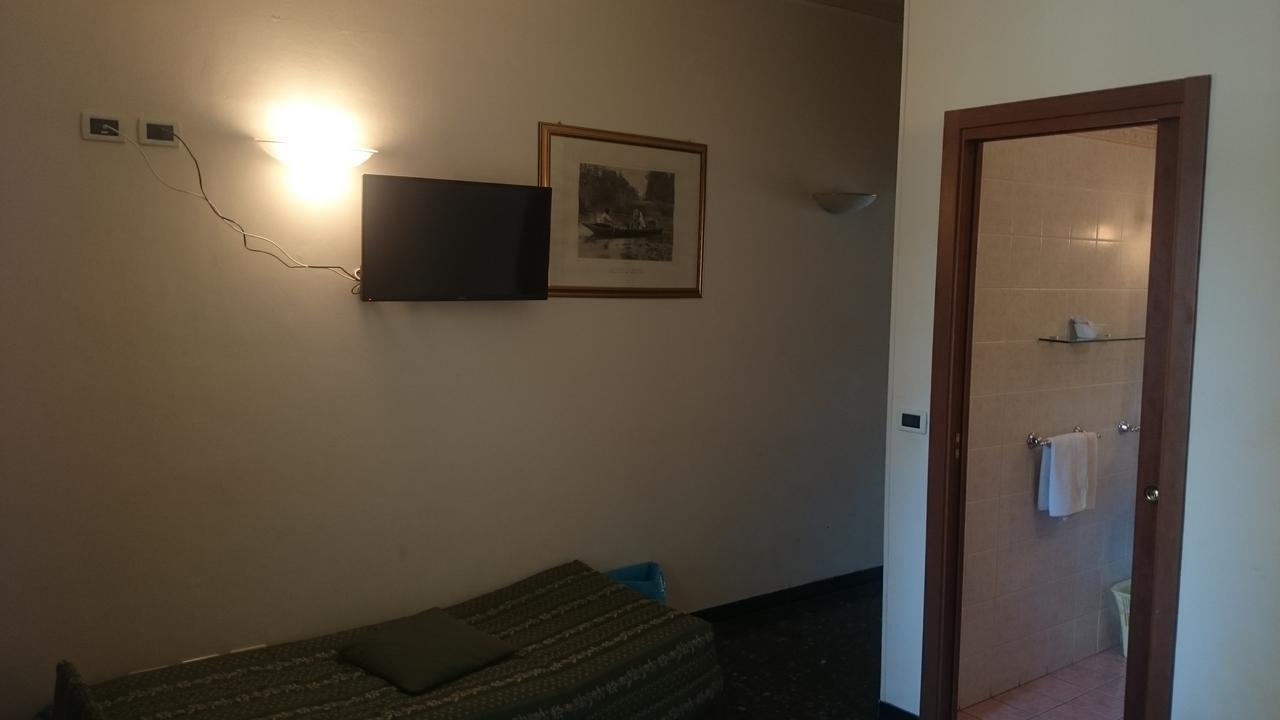 Hotel Pescetto Albenga Bagian luar foto