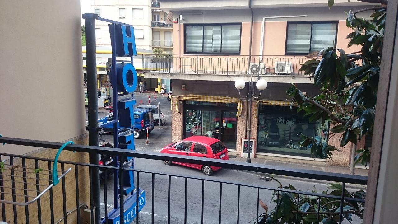 Hotel Pescetto Albenga Bagian luar foto
